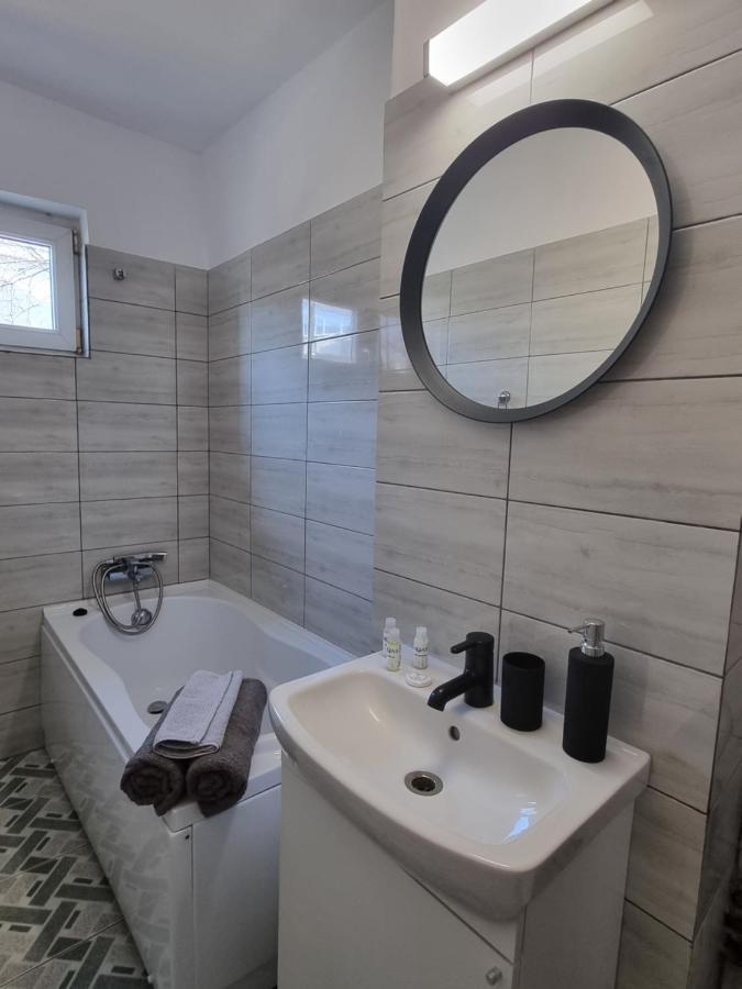Lacul Tei Aparthotel Bucarest Esterno foto